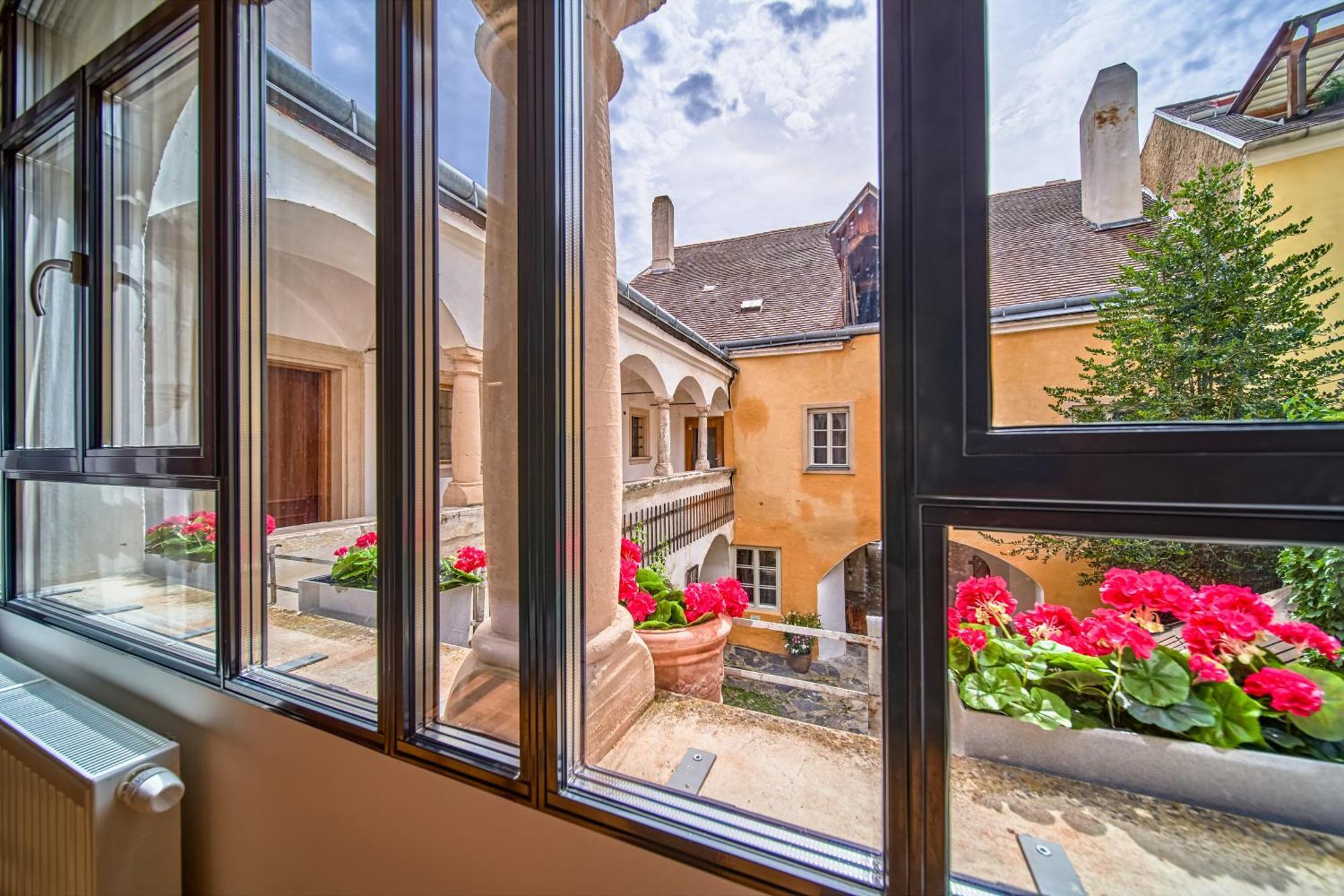 Smile Apartments "Lesehof" Кремс Екстериор снимка
